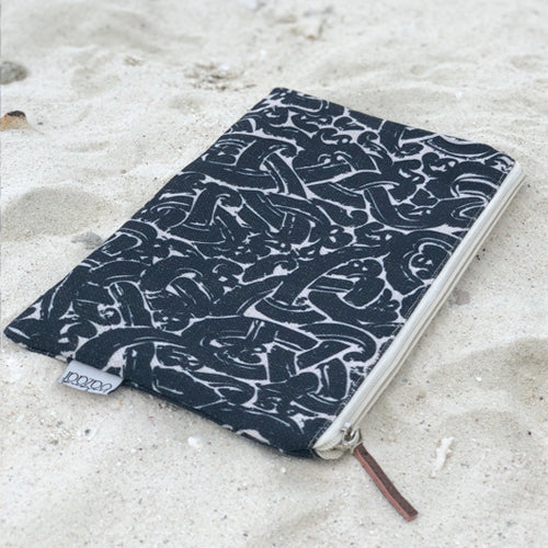 Hirigaa Pouch