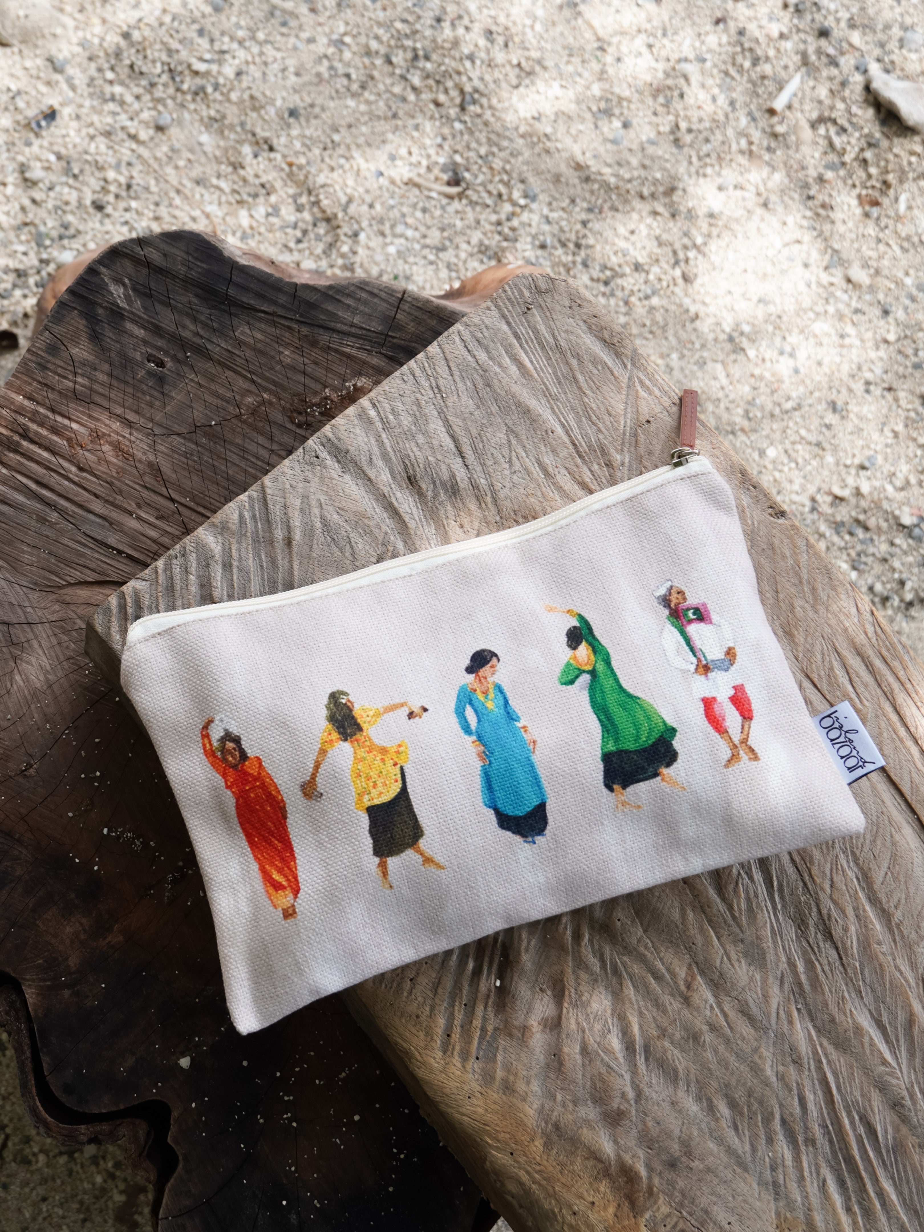 Dhivehin Pouch