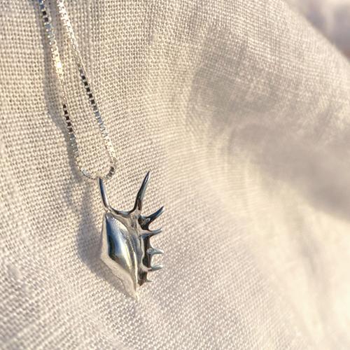 Raakani Pendant [Sterling Silver]